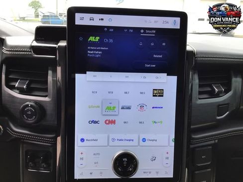 Used 2023 Ford F150 Lightning Platinum image 19