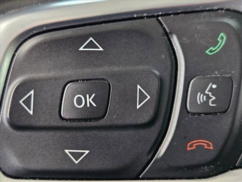 Used 2019 Jeep Wrangler Unlimited Sahara image 17