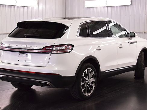 Used 2022 Lincoln Nautilus Reserve image 7