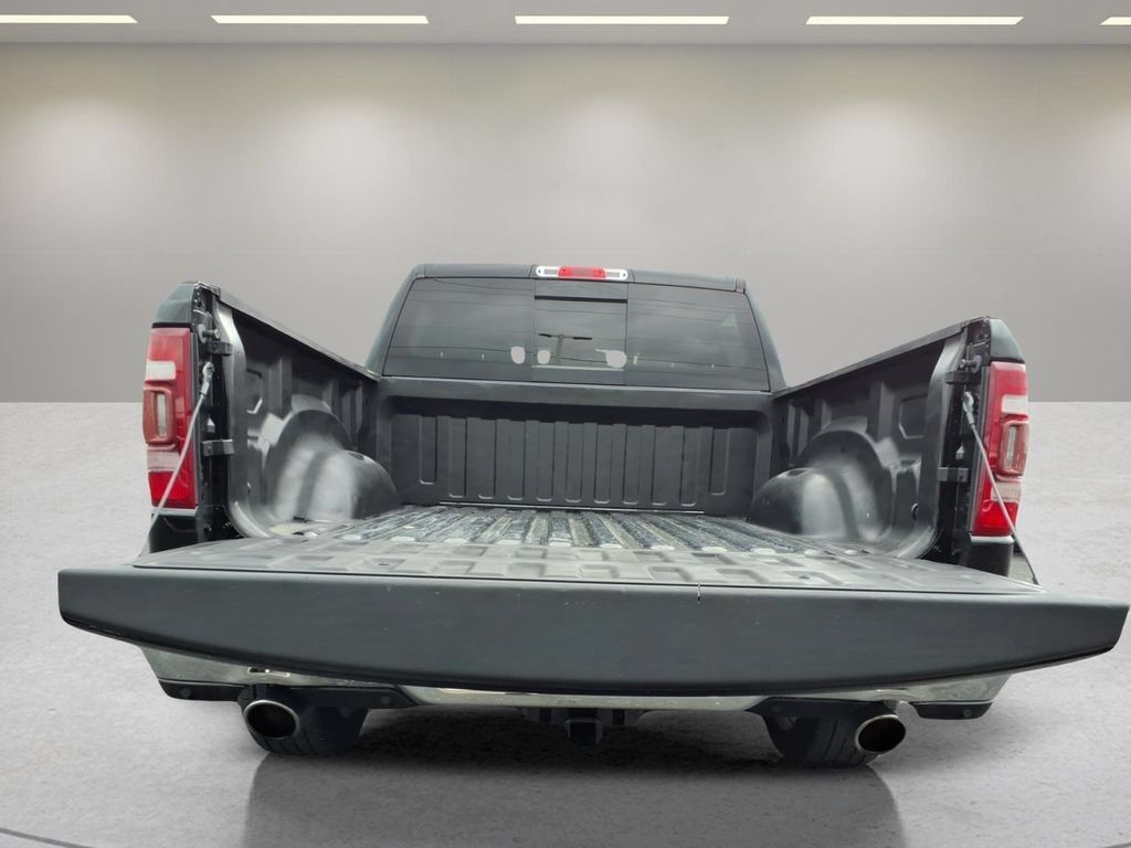 Used 2019 RAM 1500 Laramie AWD/4WD image 4