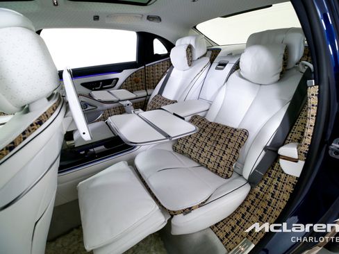 Used 2023 Mercedes-Benz Maybach S 680 4MATIC w/ Manufaktur Leather Package image 17