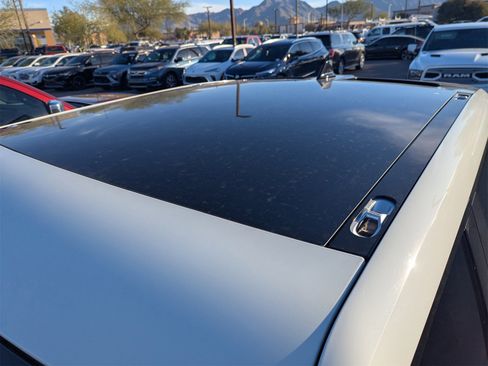 Used 2022 Rivian R1T Adventure image 9