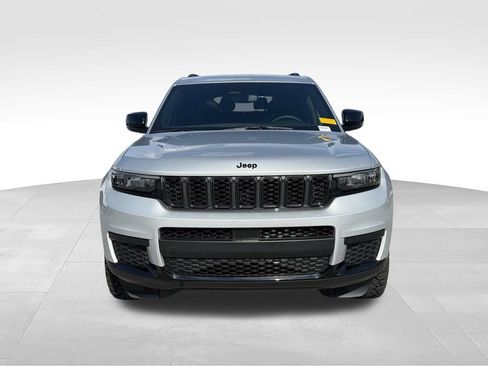 Used 2023 Jeep Grand Cherokee L Laredo AWD/4WD image 24