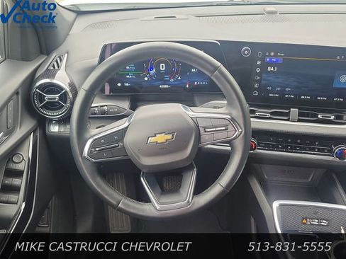 Used 2025 Chevrolet Equinox LT w/ Convenience Package II FWD image 11