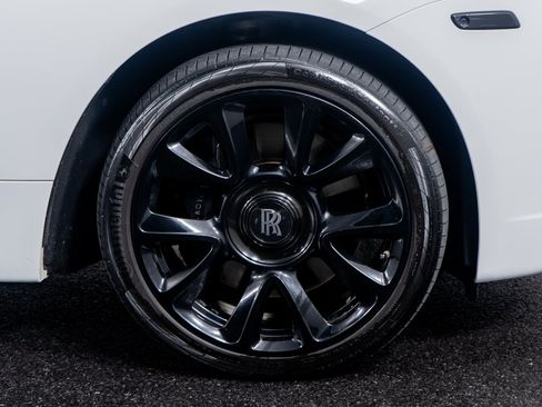 Used 2019 Rolls-Royce Wraith image 7