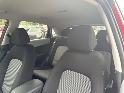 Used 2019 Hyundai Kona SE FWD image 16