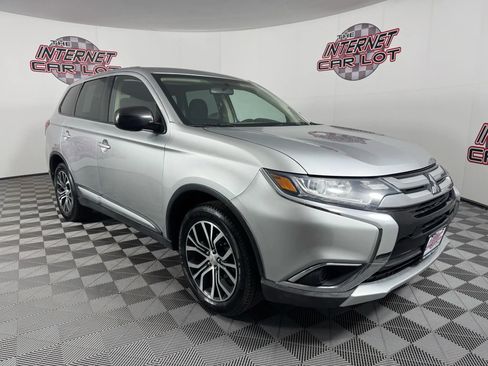 Used 2018 Mitsubishi Outlander ES image 9