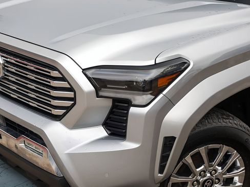 Used 2024 Toyota Tacoma Limited w/ Limited Package (LT) AWD/4WD image 3