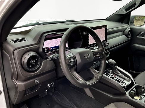 Used 2025 Chevrolet Colorado Trail Boss image 17