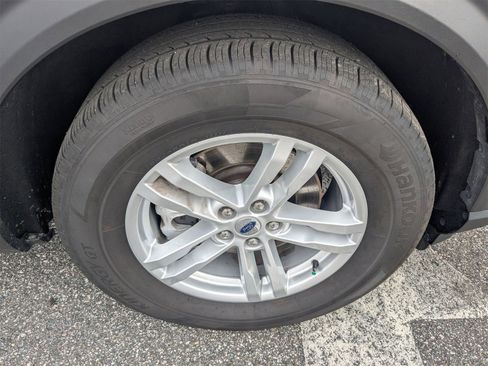 Used 2024 Ford Explorer XLT w/ Equipment Group 202A image 11