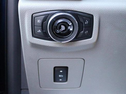 Used 2015 Ford F150 XLT w/ Equipment Group 302A Luxury image 20