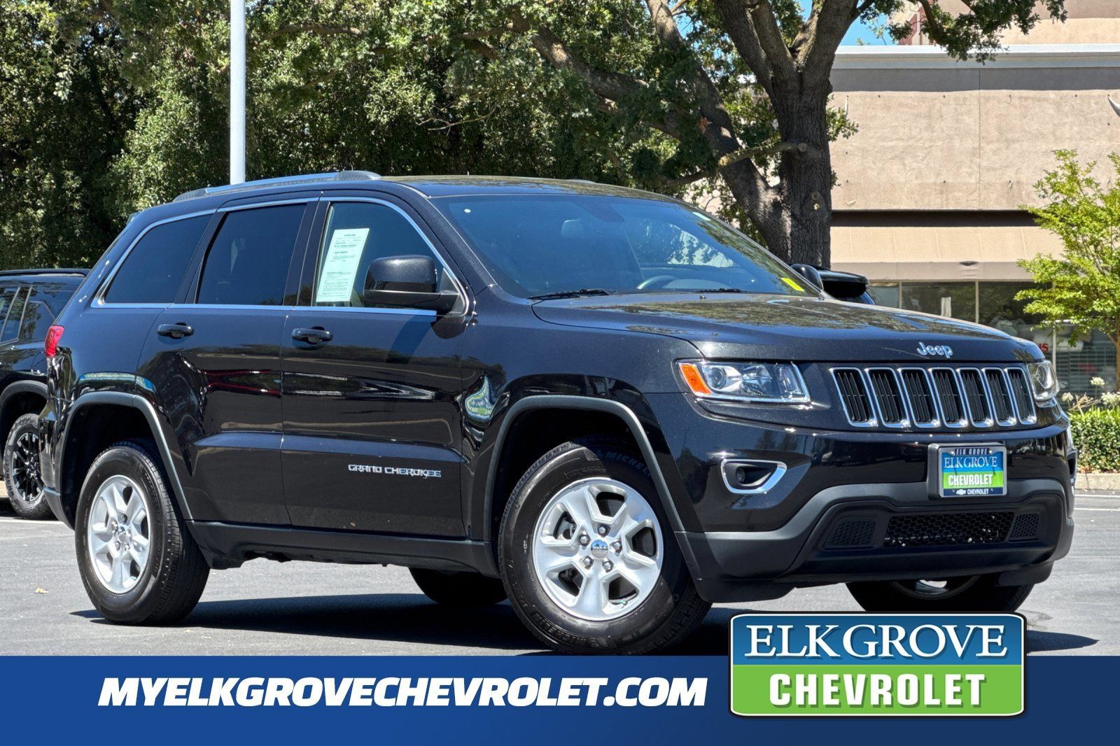 Used 2015 Jeep Grand Cherokee Laredo w/ Quick Order Package 23E AWD/4WD image 1