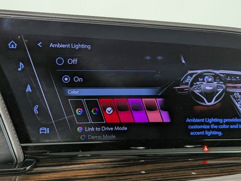 Used 2022 Cadillac Escalade Premium Luxury image 44