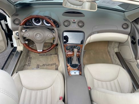 Used 2011 Mercedes-Benz SL 550 image 17