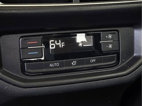 Used 2025 Volkswagen Atlas Peak Edition SE image 12