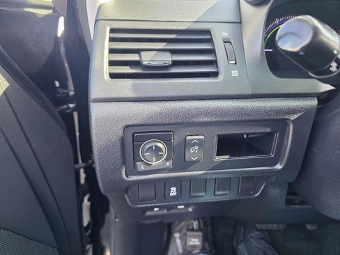 Used 2010 Lexus HS 250h image 17