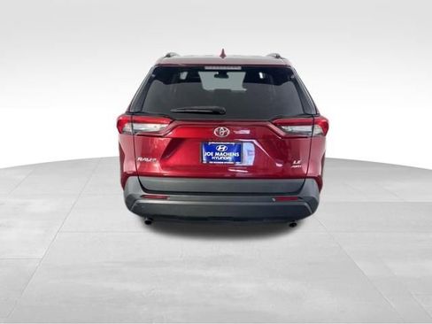 Used 2021 Toyota RAV4 LE AWD/4WD image 5