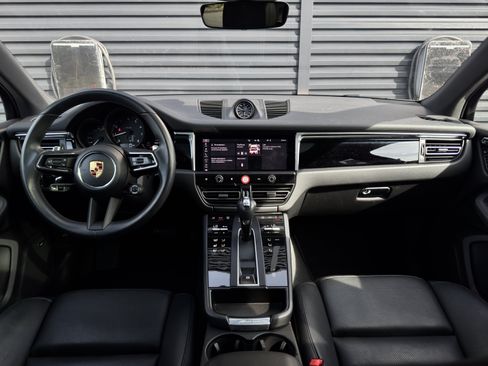 Certified 2026 Porsche Macan AWD/4WD image 17