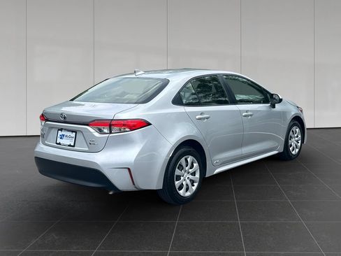 Used 2025 Toyota Corolla LE AWD/4WD image 5