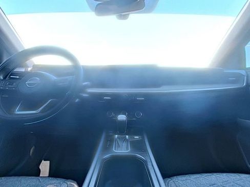 Used 2025 Nissan Kicks SV FWD image 23