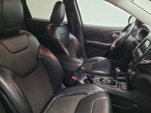 Used 2020 Jeep Cherokee Latitude Plus FWD image 21