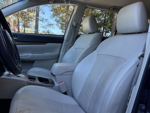 Used 2014 Subaru Outback 2.5i Limited image 10