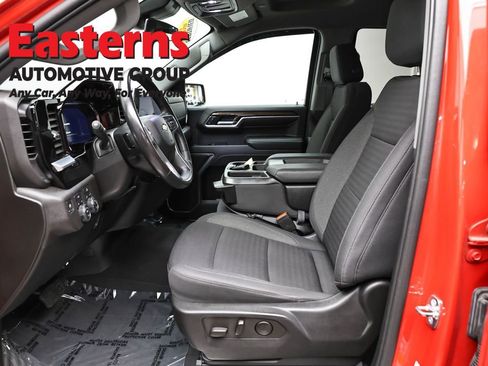 Used 2022 Chevrolet Silverado 1500 LT AWD/4WD image 14