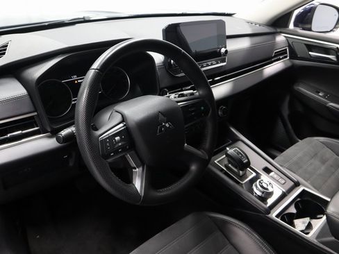 Used 2024 Mitsubishi Outlander SE image 25