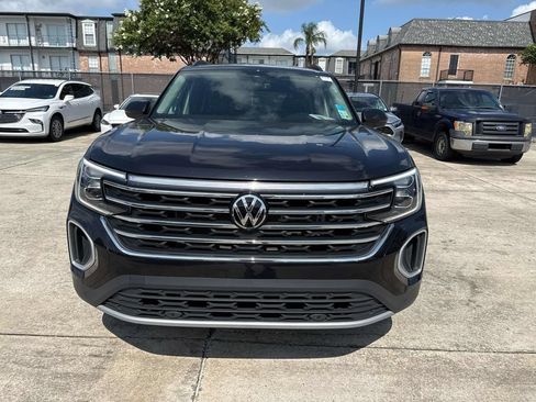 Used 2025 Volkswagen Atlas SE FWD image 2