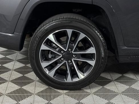 Used 2022 Jeep Grand Cherokee Overland w/ Advanced Protech Group III AWD/4WD image 13