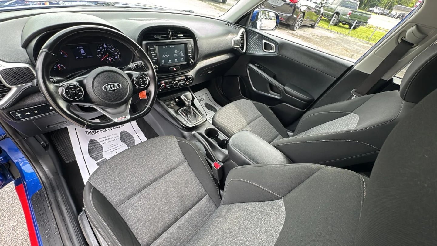 Used 2020 Kia Soul GT-Line FWD image 11