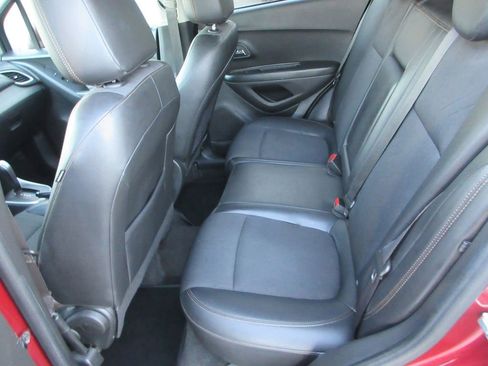 Certified 2022 Chevrolet Trax LT image 14