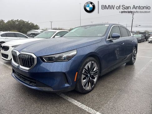 Certified 2025 BMW 530i 530i w/ Premium Package image 1