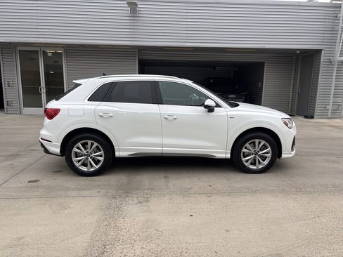 Certified 2025 Audi Q3 2.0T Premium w/ Convenience Package image 4