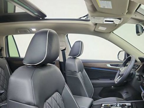 Used 2026 Volkswagen Atlas SEL Premium R-Line image 21