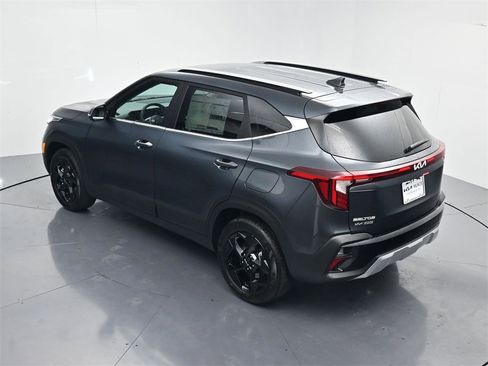 New 2026 Kia Seltos EX image 47