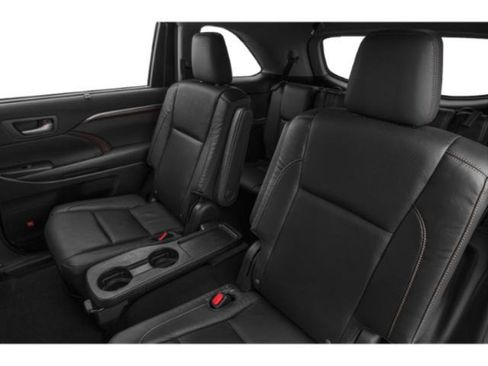 Used 2015 Toyota Highlander XLE FWD image 16