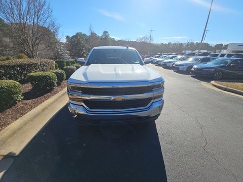 Used 2018 Chevrolet Silverado 1500 LT w/ All Star Edition image 9