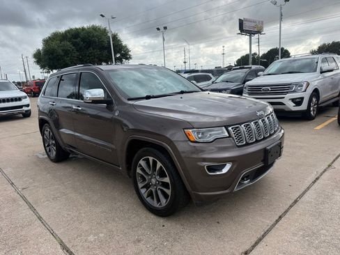 Used 2018 Jeep Grand Cherokee Overland image 3