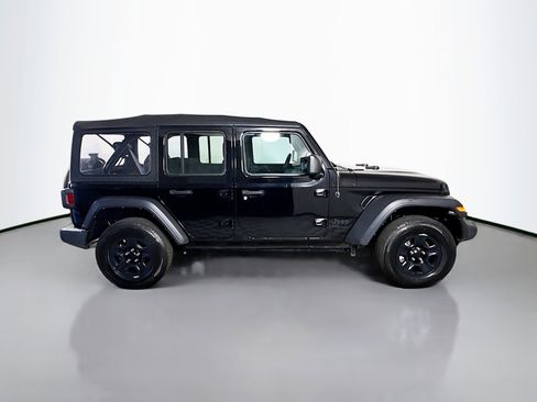 Used 2022 Jeep Wrangler Unlimited Sport image 11
