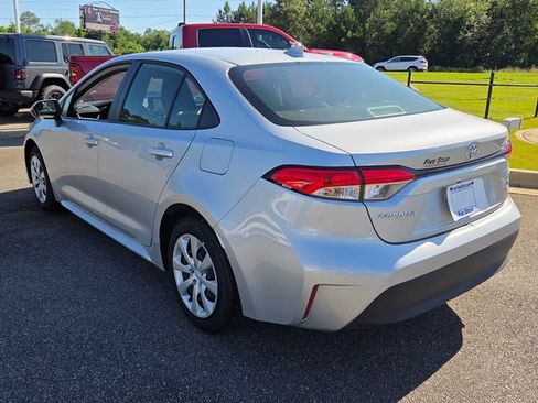 Used 2026 Toyota Corolla LE FWD image 10