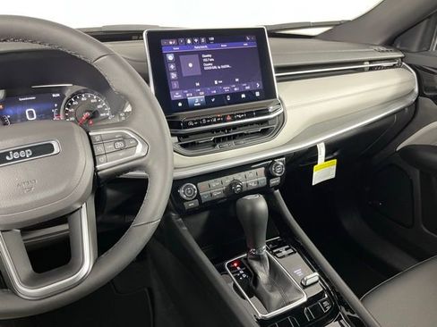New 2025 Jeep Compass Limited w/ Sun & Sound Group image 19