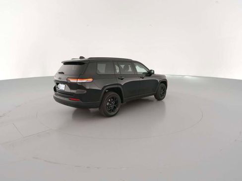 New 2025 Jeep Grand Cherokee L Laredo image 12