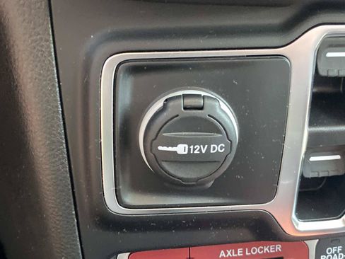 Used 2024 Jeep Wrangler Unlimited AWD/4WD image 29