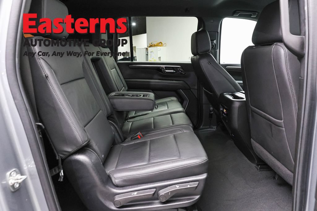 Used 2025 Chevrolet Suburban Z71 AWD/4WD image 26