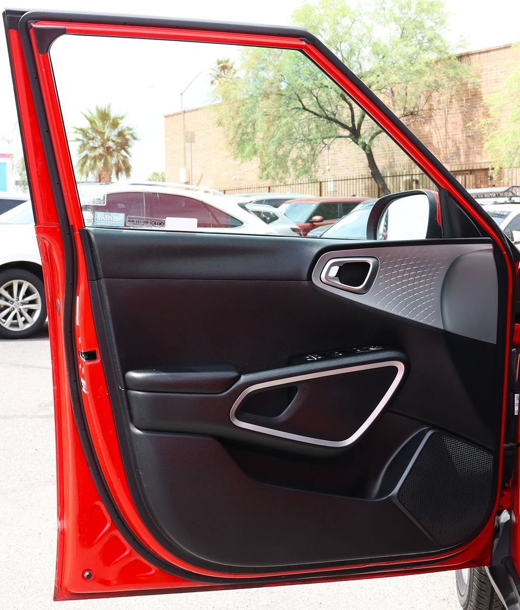 Used 2020 Kia Soul LX FWD image 36