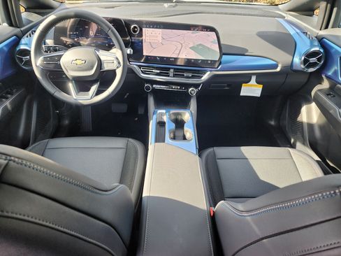 New 2026 Chevrolet Equinox EV LT image 18