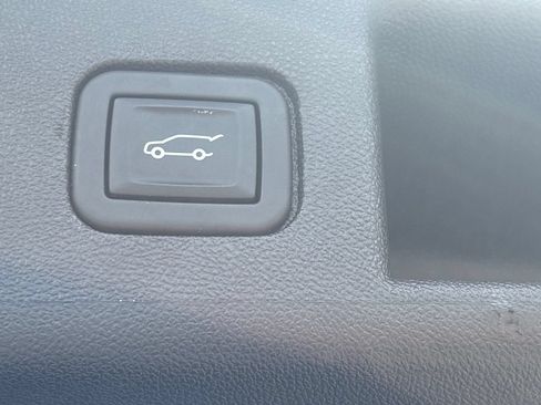 Used 2024 Chevrolet Equinox LT FWD image 31