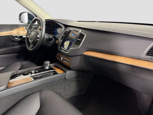 Certified 2023 Volvo XC90 B6 Core AWD/4WD image 30