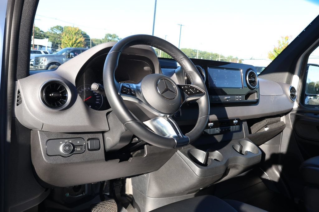 Used 2025 Mercedes-Benz Sprinter 2500 image 12